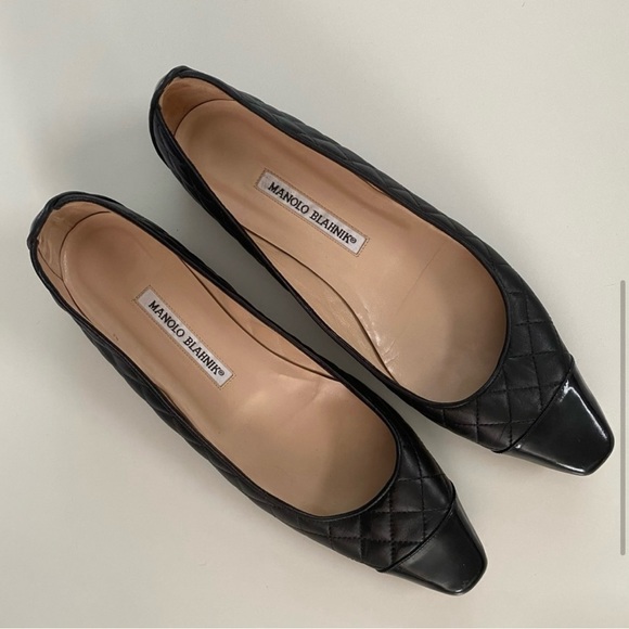 EUC Manolo Blahnik flat - Picture 3 of 11